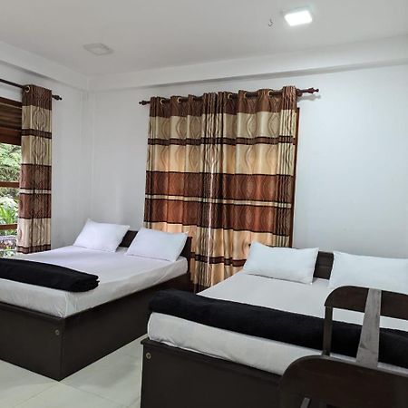 Stream Home Haputale Bilik gambar